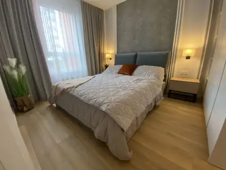 Warszawa ,  Garażowa   8