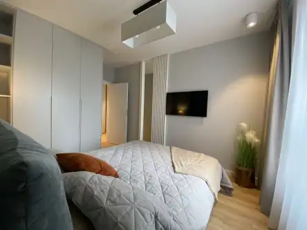 Warszawa ,  Garażowa   9