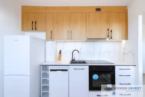 Kraków ,  Powstańców   4